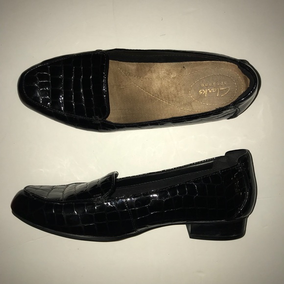 clarks patent leather loafers